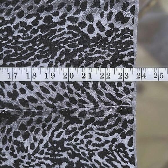 Nina Leonard grey cheetah print soft ribbed cardigan Size M - Picture 12 of 14